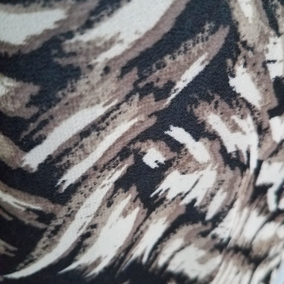 Torrid Printed Top - plus size - Picture 4 of 4